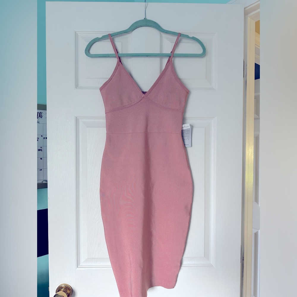 NWT Women’s Missguided US Size 2 Dusty Rose Bandage Dress